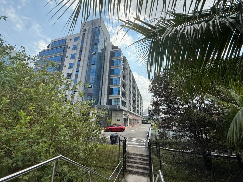 Walking distance to Midview City