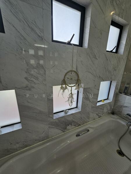 Fully renovated bathrooms