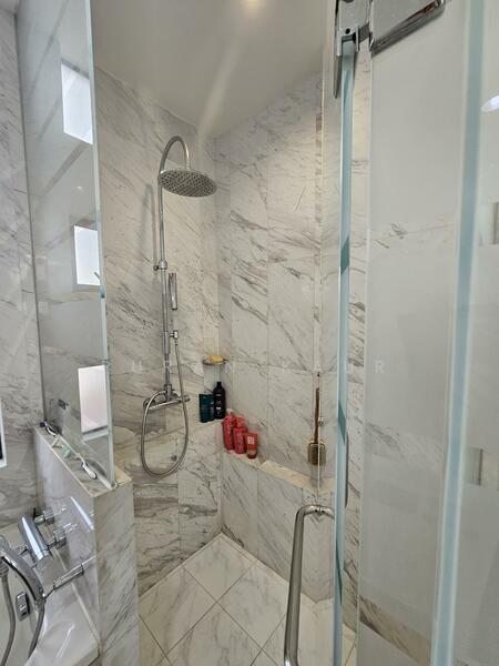 Elegant and modern bathrooms