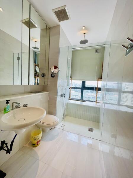 Ensuite Bathroom -Junior Master Bedroom 