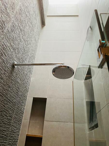 Master Bathroom with Daylight