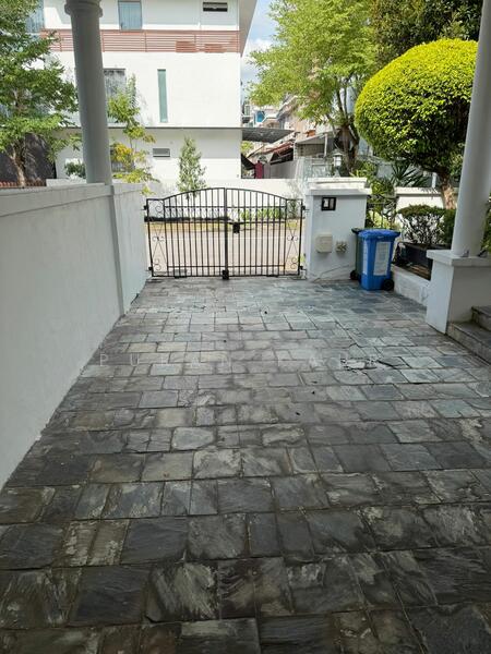 Entrance and Car porch 