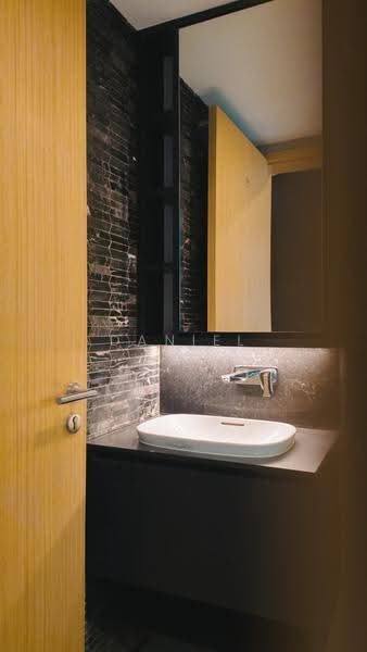 Fyve Derbyshire, 5 Derbyshire Road, Newton / Novena, 2 Bedrooms, 657 sqft, Condominium For Sale, by Daniel Tan, 60181934 - Bathroom - PropertyGuru.com.sg