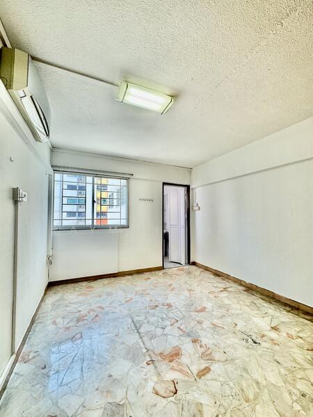 For Sale - 218 Serangoon Avenue 4