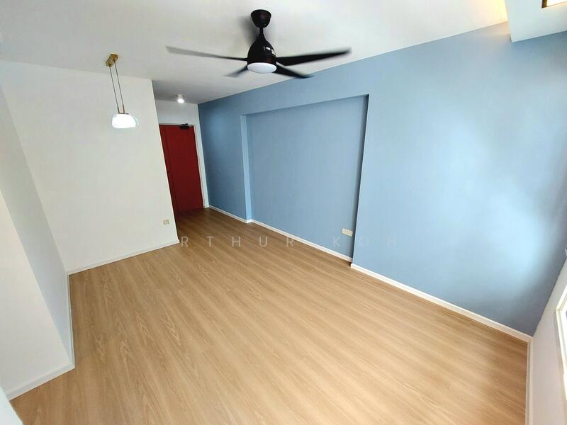 LIVING AND DINING PHOTO 2