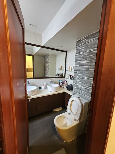 Laguna Green, 20 Jalan Hajijah, 3 Bedrooms, 1,259 sqft, Condominium For Sale, by Perline Chua, 60182559 - Bathroom - PropertyGuru.com.sg