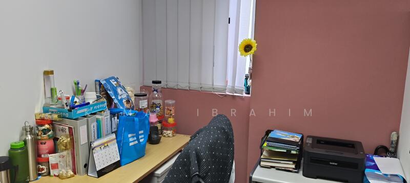Wcega Tower, 21 Bukit Batok Crescent, 1,181 sqft, Light Industrial (B1) For Sale, by Kamal Ibrahim, 60182779 - CommercialGuru.com.sg