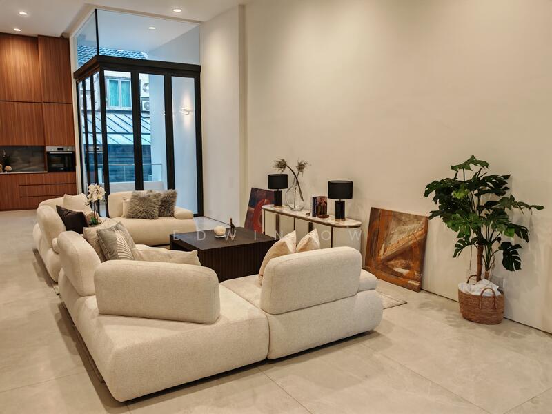 For Sale - BRAND NEW 2.5 STOREY WITH BASEMENT