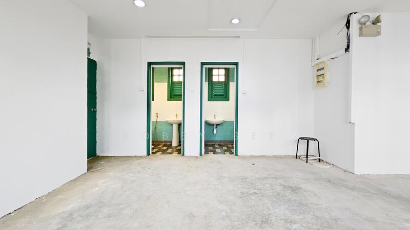 237 Geylang Road, Geylang Road, Eunos / Geylang / Paya Lebar, 3,300 sqft, Shop / Shophouse For Rent, by Bobby See, 60182921 - Interior - 237B Bathroom - CommercialGuru.com.sg