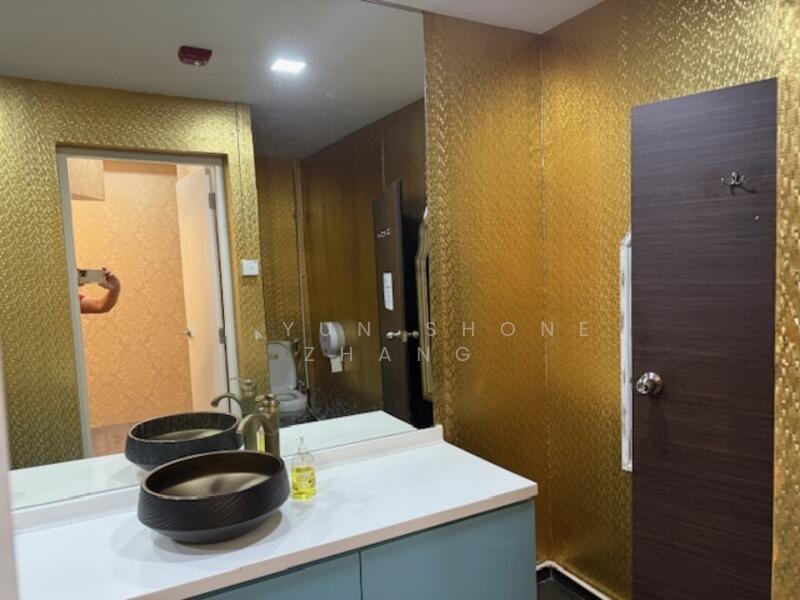 Raffles Place MRT, near Republic Plaza, Market Street, Church Street, Market Street, Raffles Place, Church Street, Collyer Quay, 1,850 sqft, Other Retail For Rent, by Yi Yun Shone Zhang, 60182927 - Bathroom - CommercialGuru.com.sg