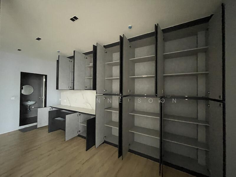 CT Hub 2, 114 Lavender Street, 1,200 sqft, Light Industrial (B1) For Rent, by Suzanne Soon, 60182961 - Bathroom - CommercialGuru.com.sg