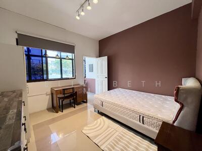 For Rent - River Valley Road Balcony Room