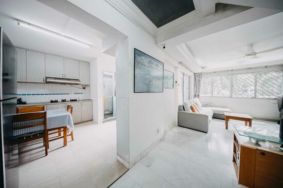 895 Tampines Street 81