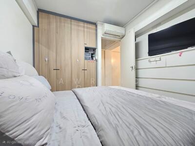 For Sale - 402 Admiralty Link