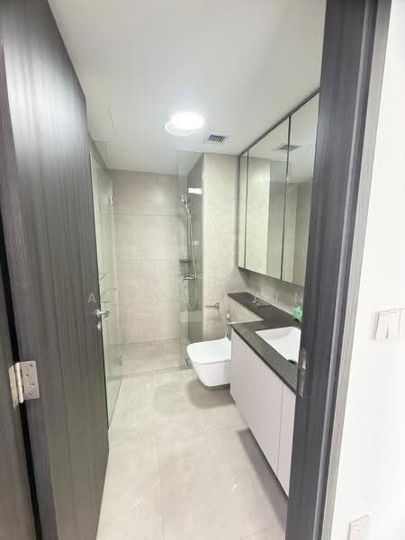 Sky Eden @ Bedok, 1 Bedok Central, Bedok / Upper East Coast, 3 Bedrooms, 893 sqft, Condominium For Sale, by Alyssa Yin, 60183219 - Bathroom - PropertyGuru.com.sg