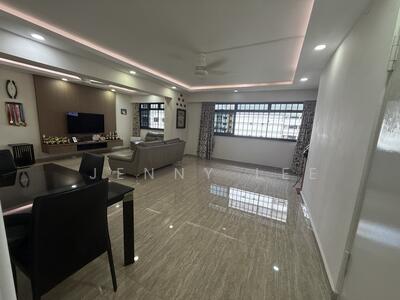 For Sale - 330 Sembawang Close