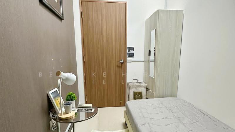 The Crest, 101 Prince Charles Crescent, Alexandra / Commonwealth, Room Rental, 100 sqft, Condominium For Rent, by Bespoke Habitat Pte Ltd, 60183302 - 02-18 PRS3 - PropertyGuru.com.sg