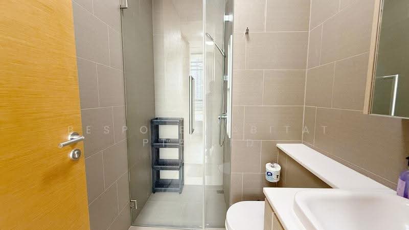 The Crest, 101 Prince Charles Crescent, Alexandra / Commonwealth, Room Rental, 100 sqft, Condominium For Rent, by Bespoke Habitat Pte Ltd, 60183302 - 06-06 MBR1 Bathroom - PropertyGuru.com.sg
