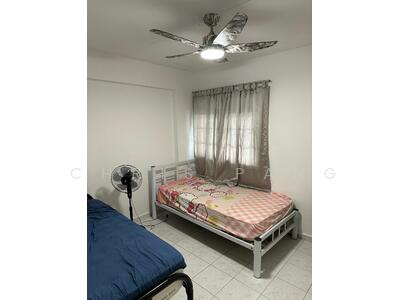 For Rent - 227 Tampines Street 23