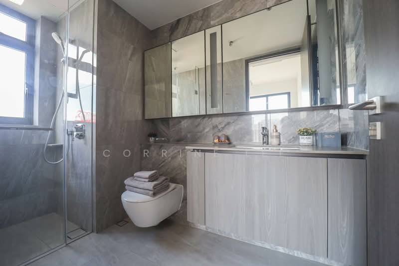 Piccadilly Grand Condominium For Sale at S$ 2,750,000 | PropertyGuru Singapore - Bathroom