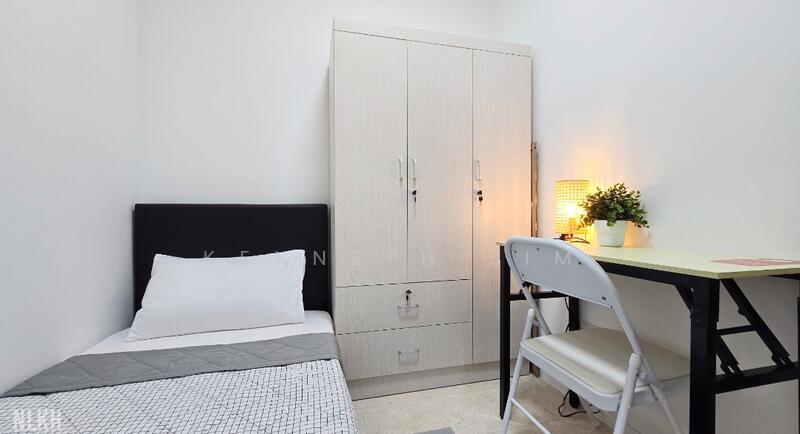 BedroomECON1 Aircon n window $890