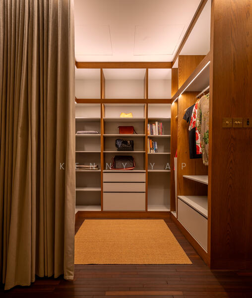 Walk In Closet
