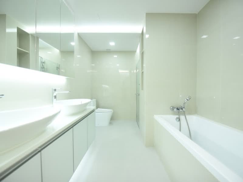 Nassim Jade, 3 Nassim Road, 4 Bedrooms, 2,400 sqft, Condominium For Rent, by Jess Cai, 60183430 - Bathroom - PropertyGuru.com.sg