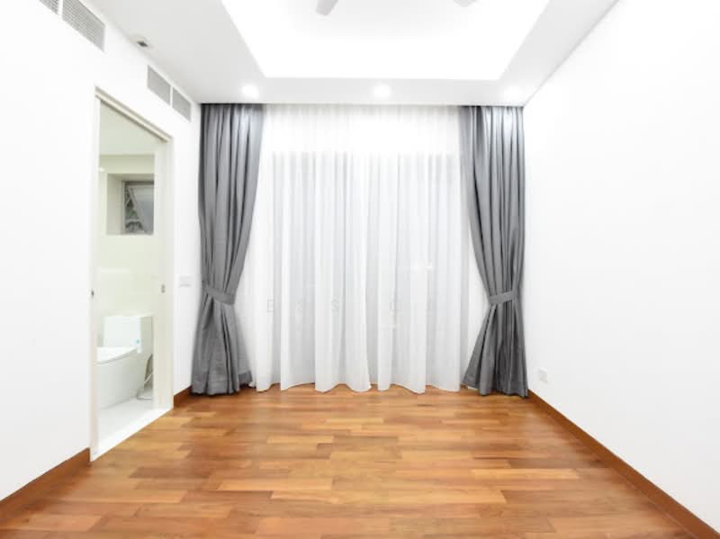 Nassim Jade, 3 Nassim Road, 4 Bedrooms, 2,400 sqft, Condominium For Rent, by Jess Cai, 60183430 - Bathroom - PropertyGuru.com.sg