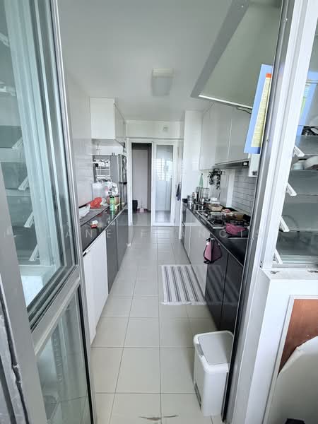 490A Choa Chu Kang Avenue 5, 490A Choa Chu Kang Avenue 5, 3 Bedrooms, 1,001 sqft, HDB Flat For Sale, by Jane Francis, 60183475 - Kitchen - PropertyGuru.com.sg