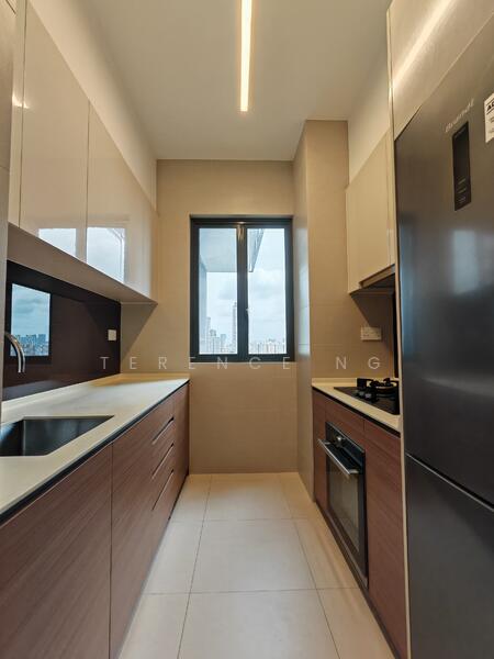 Stirling Residences, 21 Stirling Road, 3 Bedrooms, 883 sqft, Condominium For Rent, by Terence Ng, 60183560 - Fully Equipped Kitchen - PropertyGuru.com.sg