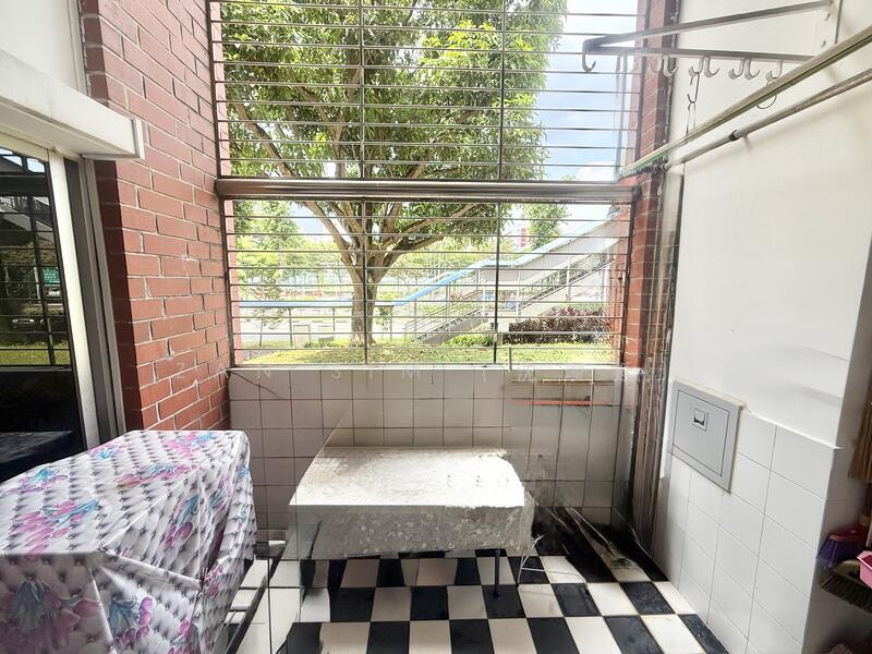 For Sale - 427 Hougang Avenue 6