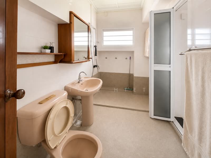 602 Elias Road, 602 Elias Road, 4 Bedrooms, 1,604 sqft, HDB Flat For Sale, by Steve Htet, 60183739 - Bathroom - PropertyGuru.com.sg