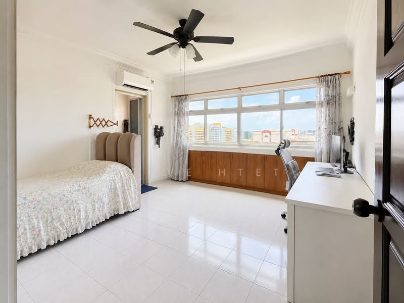 602 Elias Road, 602 Elias Road, 4 Bedrooms, 1,604 sqft, HDB Flat For Sale, by Steve Htet, 60183739 - Master Bedroom - PropertyGuru.com.sg