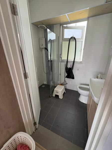 Master Bedroom Bathroom