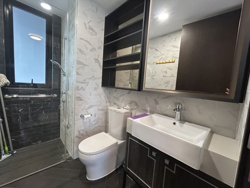 Mayfair Gardens, 8 Rifle Range Road, 2 Bedrooms, 764 sqft, Condominium For Rent, by Celeste Seah, 60183973 - Bathroom - PropertyGuru.com.sg