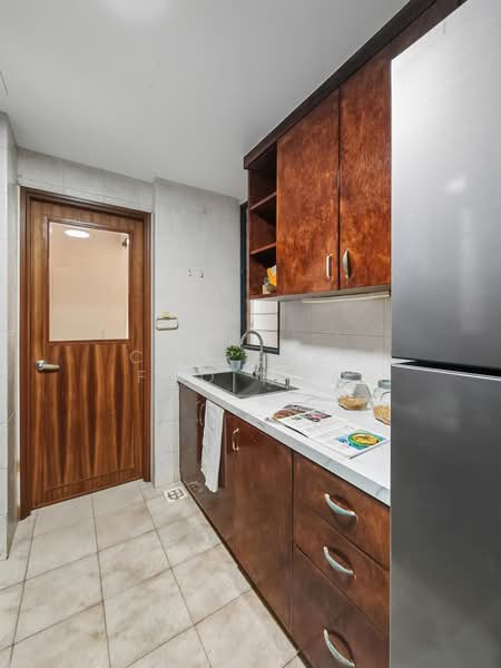 Tanglin View Condominium For Sale at S$ 2,380,000 | PropertyGuru Singapore - Kitchen