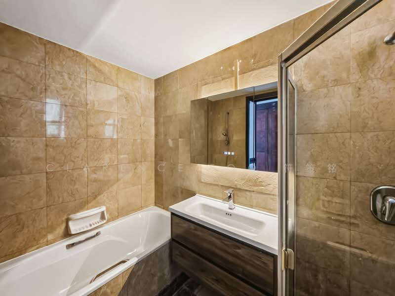 Tanglin View Condominium For Sale at S$ 2,380,000 | PropertyGuru Singapore - Master Bathroom