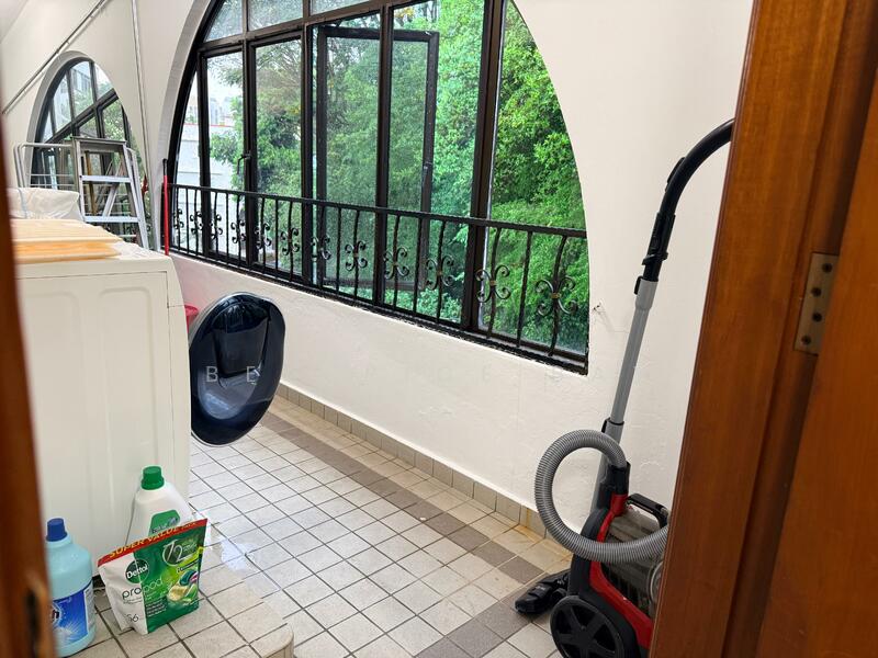 Laundry space with washing machine