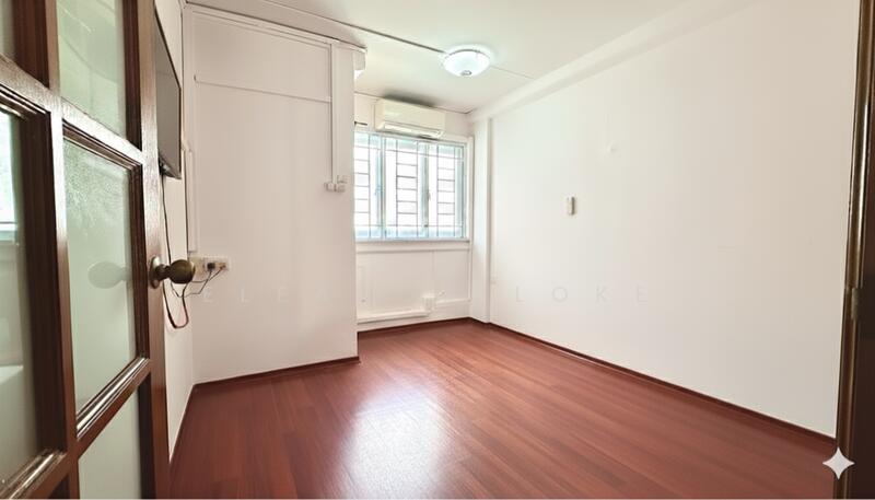 Master Bedroom (virtual declutter)