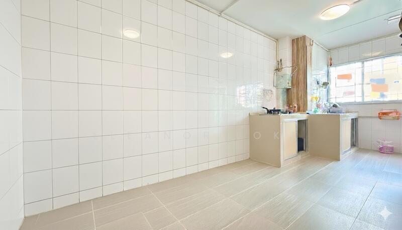 Kitchen (virtual declutter)