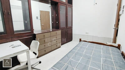 For Rent - Lakepoint Condo