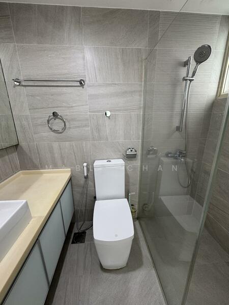 Parc Palais, 57 Hume Avenue, 3 Bedrooms, 1,270 sqft, Condominium For Rent, by Mable Chan, 60184209 - Master bedroom toilet - PropertyGuru.com.sg