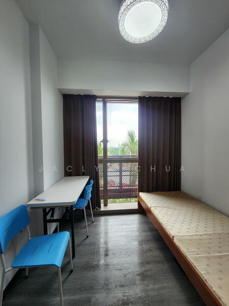 Non-Partitioned Room