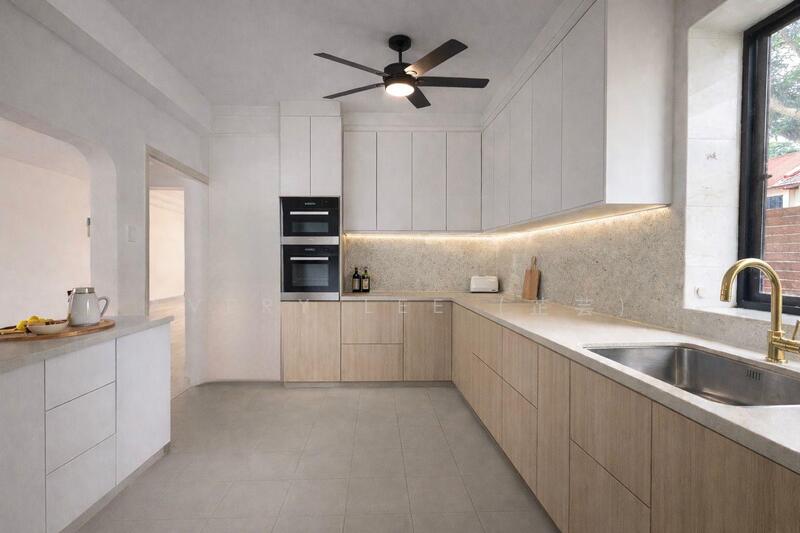 Springwood Crescent D5 Corner Terrace For Sale at S$ 5,880,000 | PropertyGuru Singapore - Kitchen