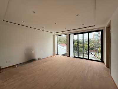 For Sale - ⭐⭐LANDED7772 @ Unblocked View Spacious Corner Terrace w 6BRs + Basement + Lift | Tanah Merah MRT