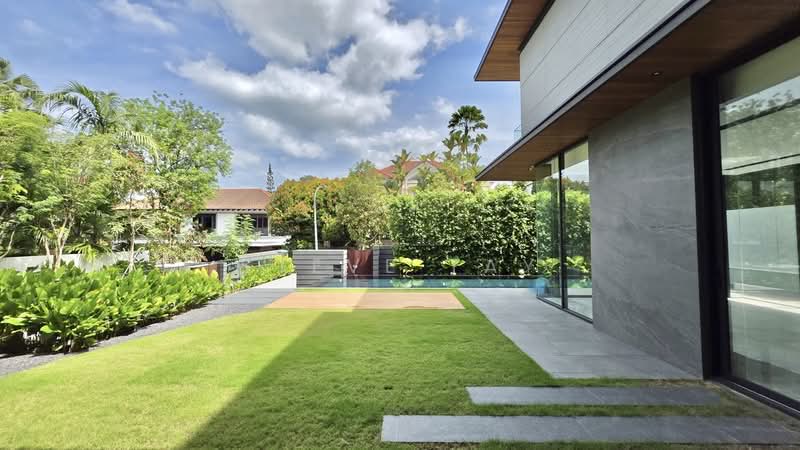 BRAND NEW Luxurious Bungalow @GCBArea, 1km Henry Park Pri Detached House For Sale at S$ 39,000,000 | PropertyGuru Singapore - Exterior