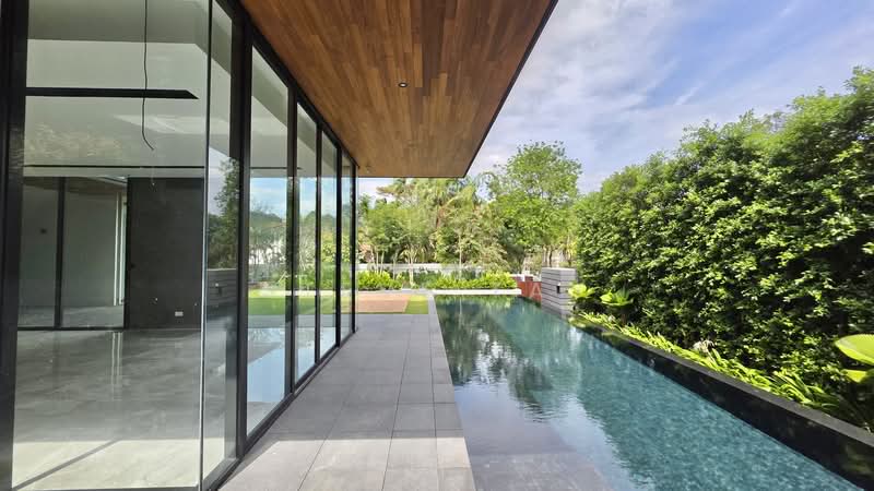 BRAND NEW Luxurious Bungalow @GCBArea, 1km Henry Park Pri Detached House For Sale at S$ 39,000,000 | PropertyGuru Singapore - Exterior