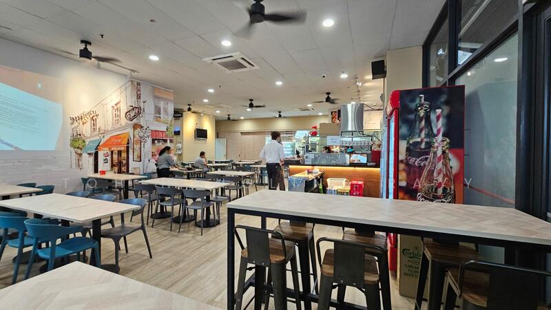 Fitted Unit I Central Area I Rare Unit I Road Visibility I No Takeover, , 3,200 sqft, Food & Beverage For Rent, by Toh HongLing Rayy, 60184754 - Others - CommercialGuru.com.sg