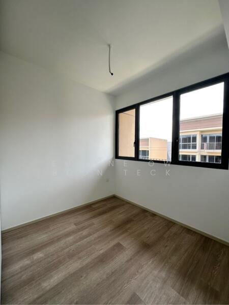 For Rent - The Watergardens at Canberra