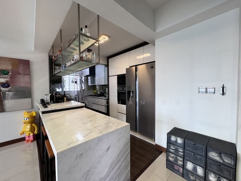 342A Yishun Ring Road HDB Flat For Sale at S$ 803,888 | PropertyGuru Singapore - Kitchen